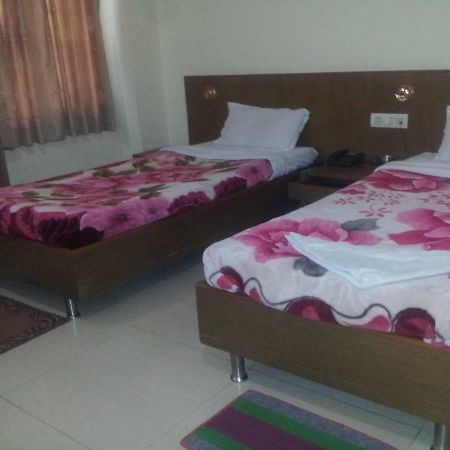 Hotel Brindavan Guwahati Exteriör bild