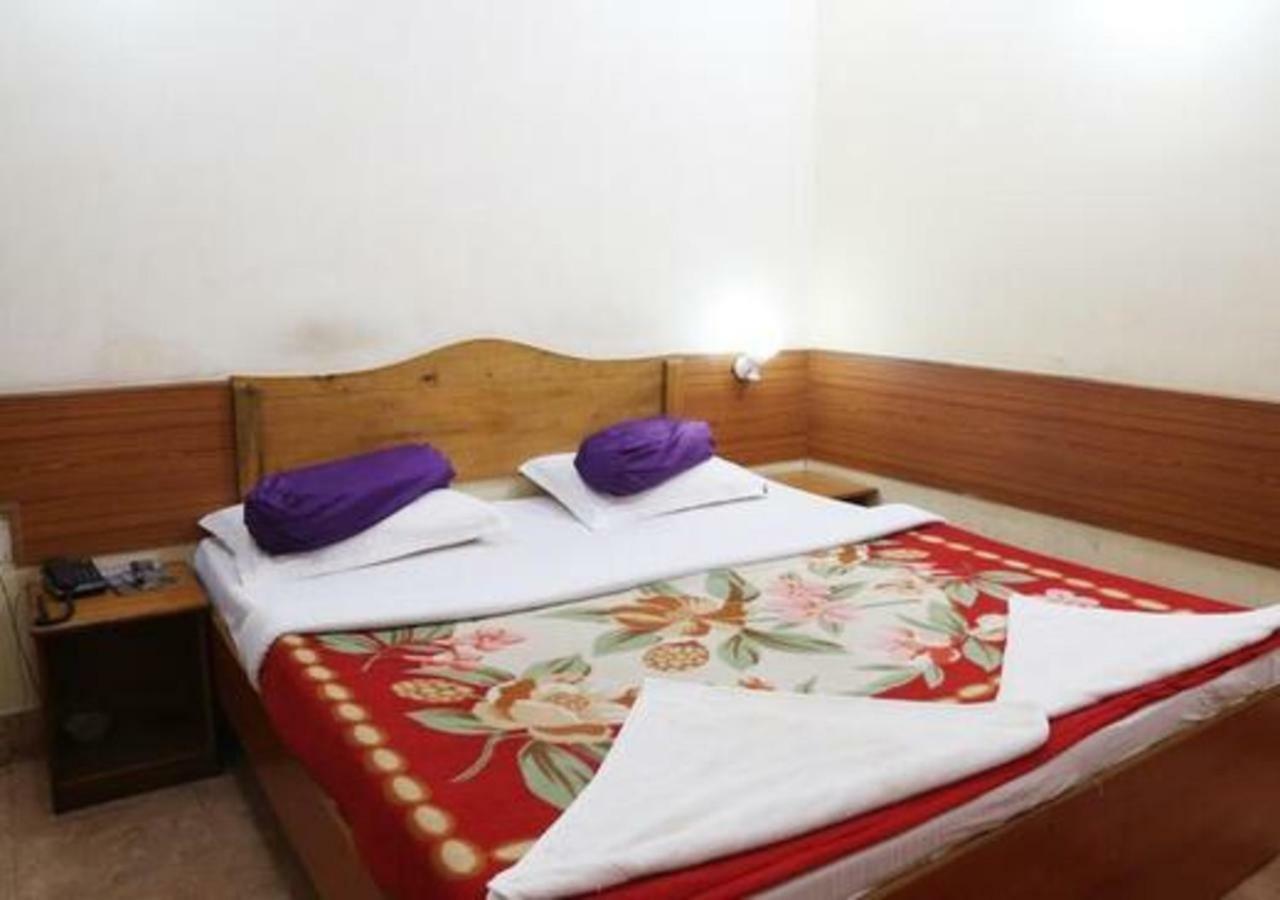 Hotel Brindavan Guwahati Exteriör bild