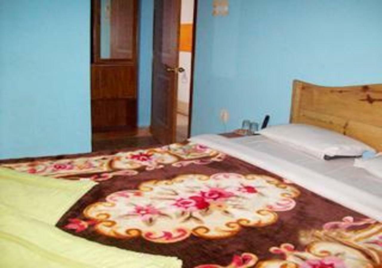 Hotel Brindavan Guwahati Exteriör bild