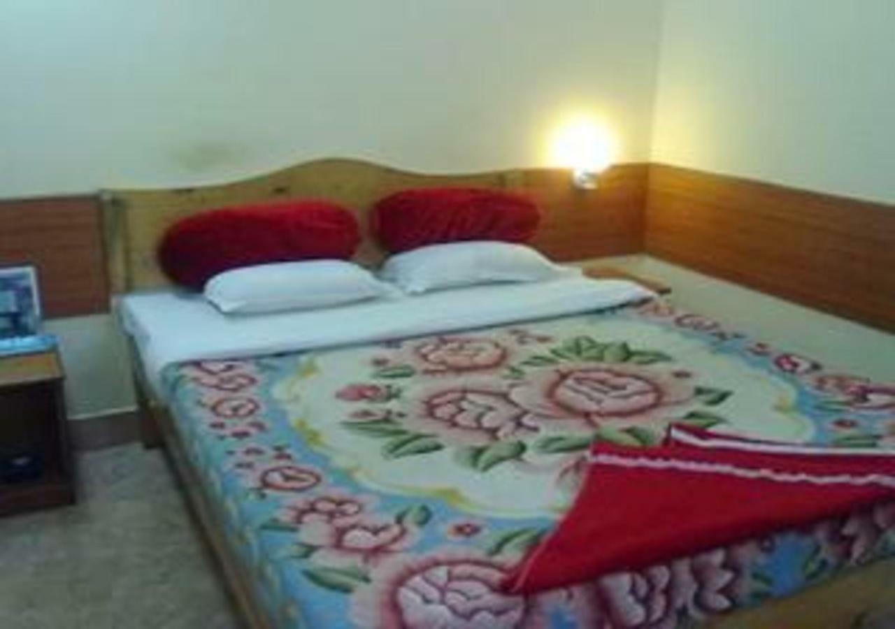 Hotel Brindavan Guwahati Exteriör bild