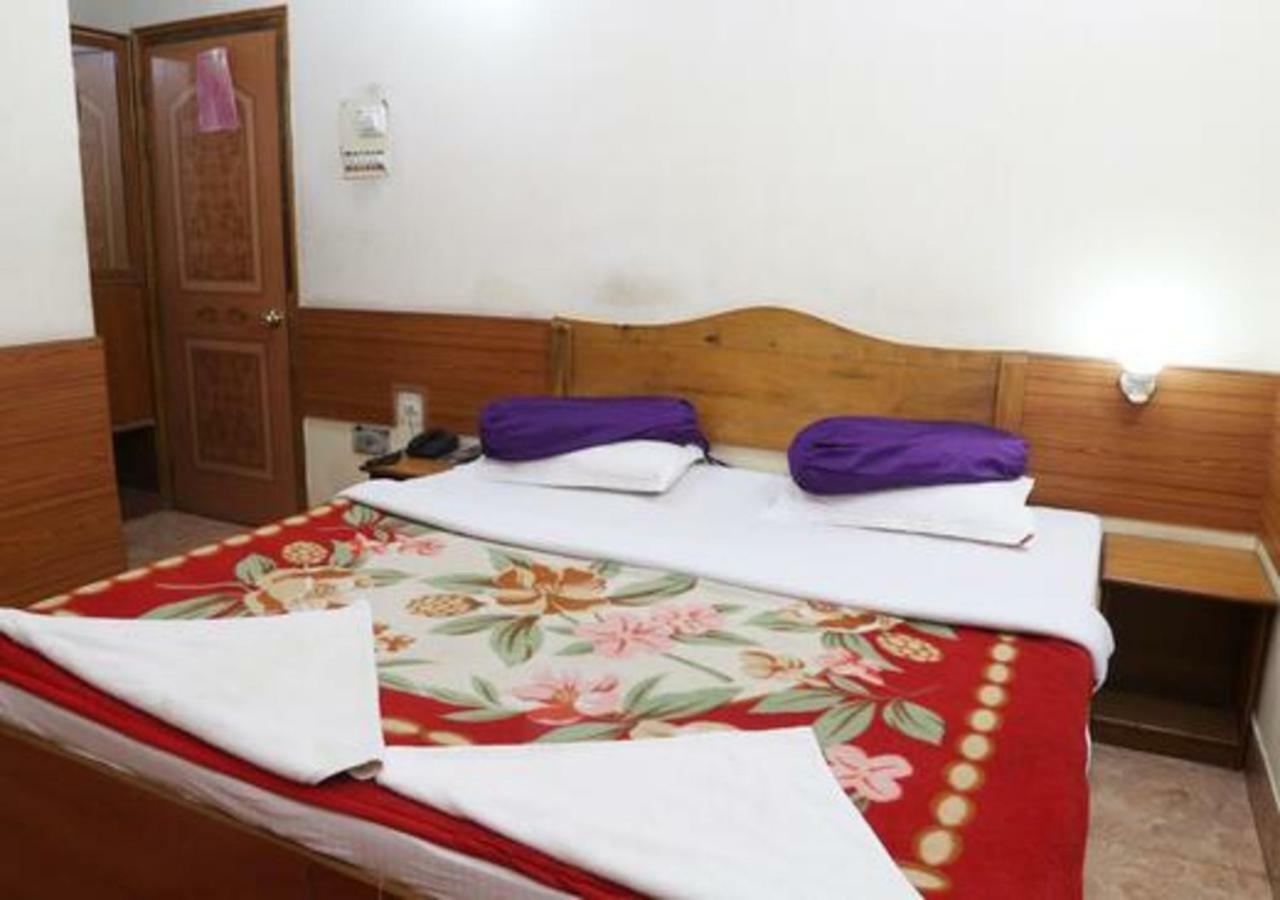 Hotel Brindavan Guwahati Exteriör bild