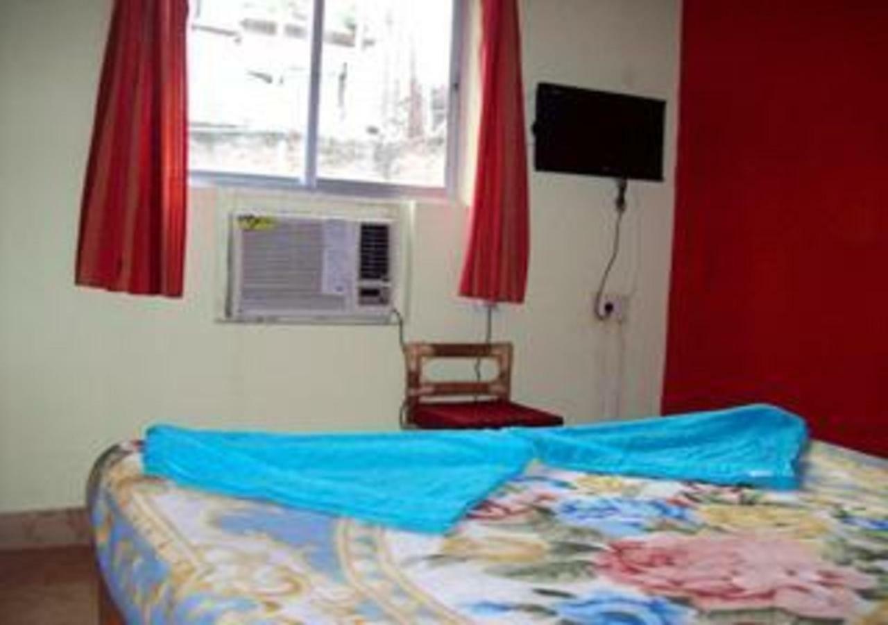 Hotel Brindavan Guwahati Exteriör bild